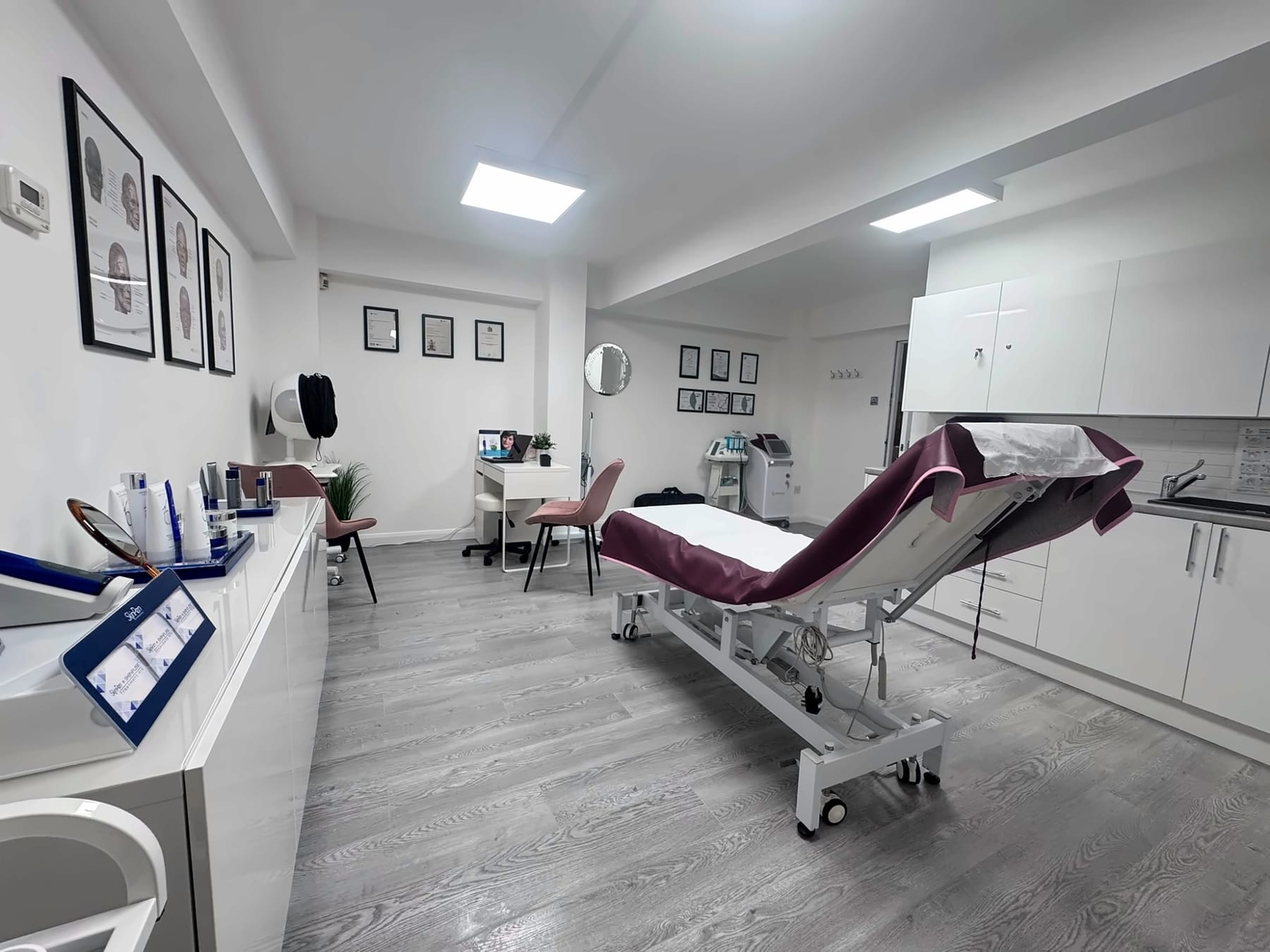 Treatment room at Avismo Aesthetics and Skin